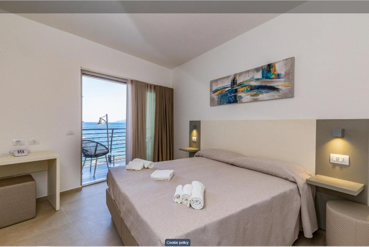 Hotel Caramare Кала Гононе Екстериор снимка