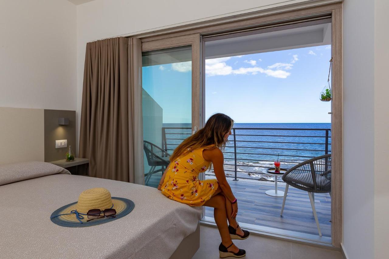 Hotel Caramare Кала Гононе Екстериор снимка